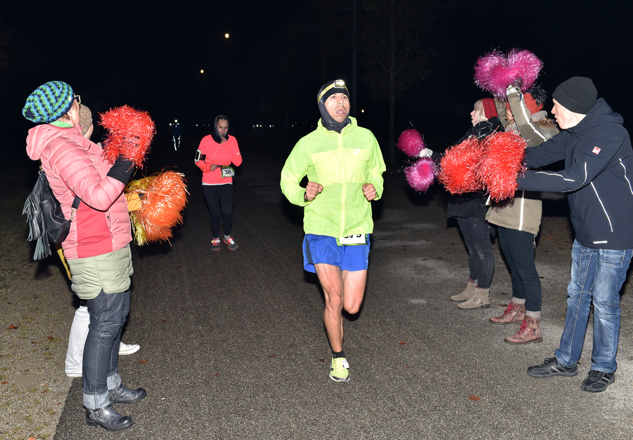 Bestzeitmarathon im Riemer Park bei München am 29.10.2016
Copyright
Hannes Magerstaedt
hannes@magerstaedt.de
Tel.01728178700