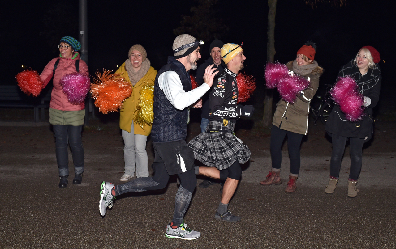 Bestzeitmarathon im Riemer Park bei München am 29.10.2016
Copyright
Hannes Magerstaedt
hannes@magerstaedt.de
Tel.01728178700