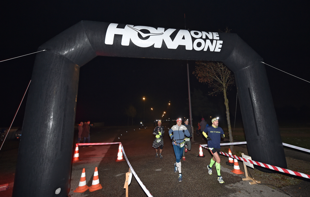 Bestzeitmarathon im Riemer Park bei München am 29.10.2016 Copyright Hannes Magerstaedt hannes@magerstaedt.de Tel.01728178700