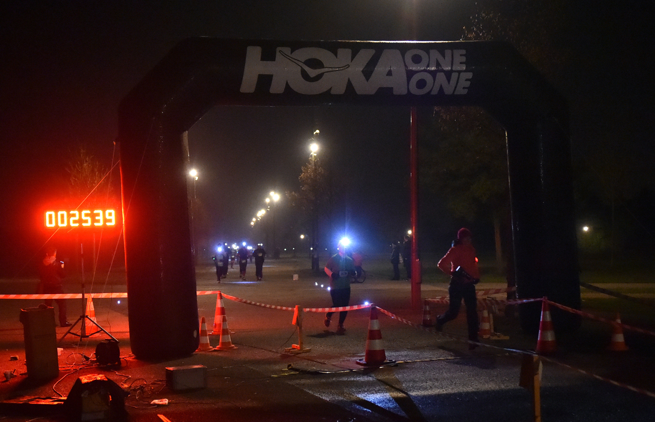 Bestzeitmarathon im Riemer Park bei München am 29.10.2016 Copyright Hannes Magerstaedt hannes@magerstaedt.de Tel.01728178700