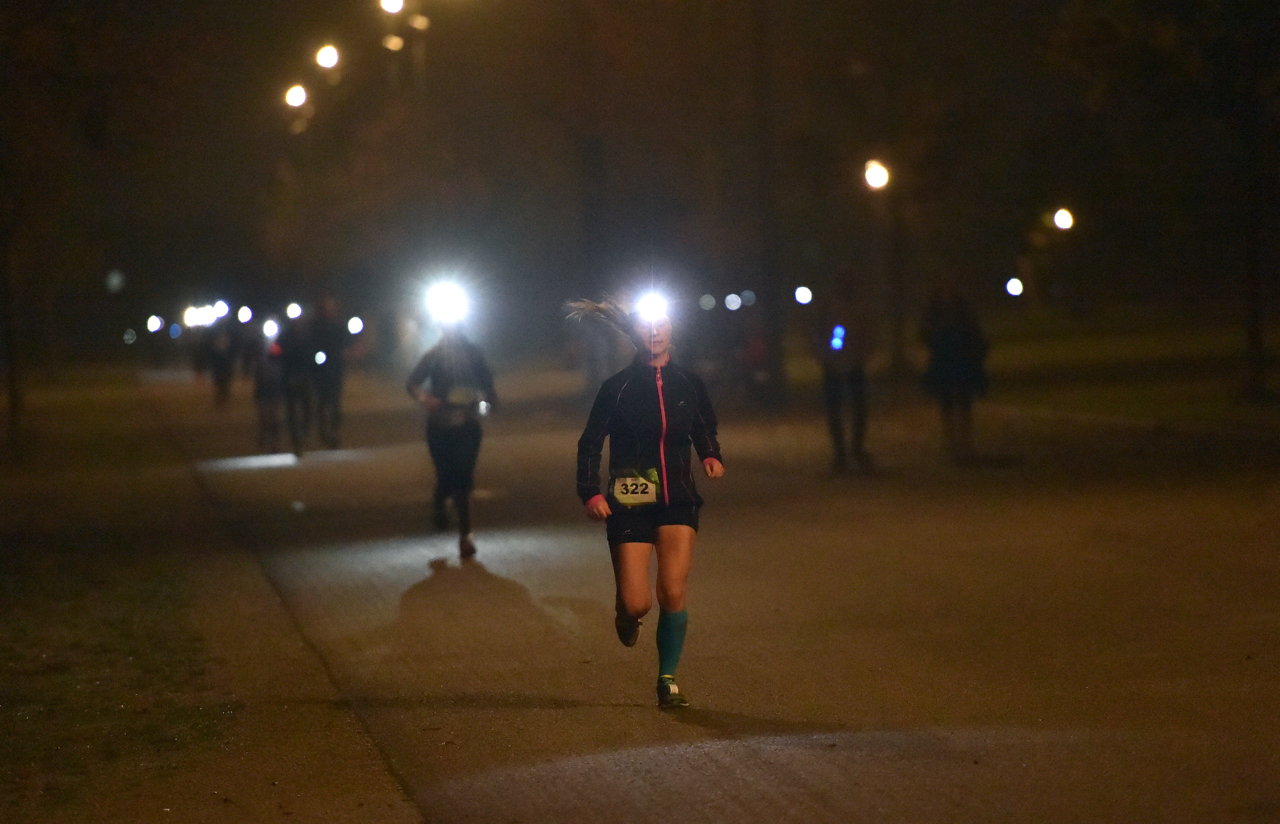 Bestzeitmarathon im Riemer Park bei München am 29.10.2016 Copyright Hannes Magerstaedt hannes@magerstaedt.de Tel.01728178700