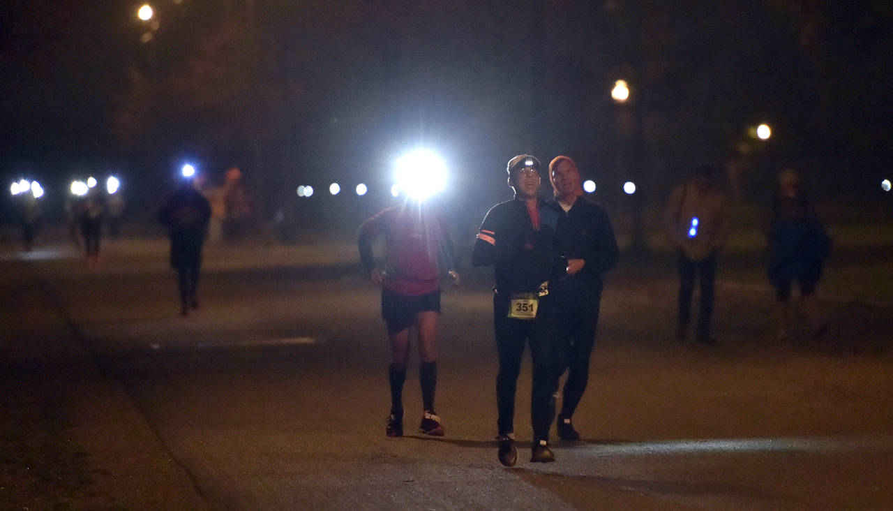 Bestzeitmarathon im Riemer Park bei München am 29.10.2016 Copyright Hannes Magerstaedt hannes@magerstaedt.de Tel.01728178700