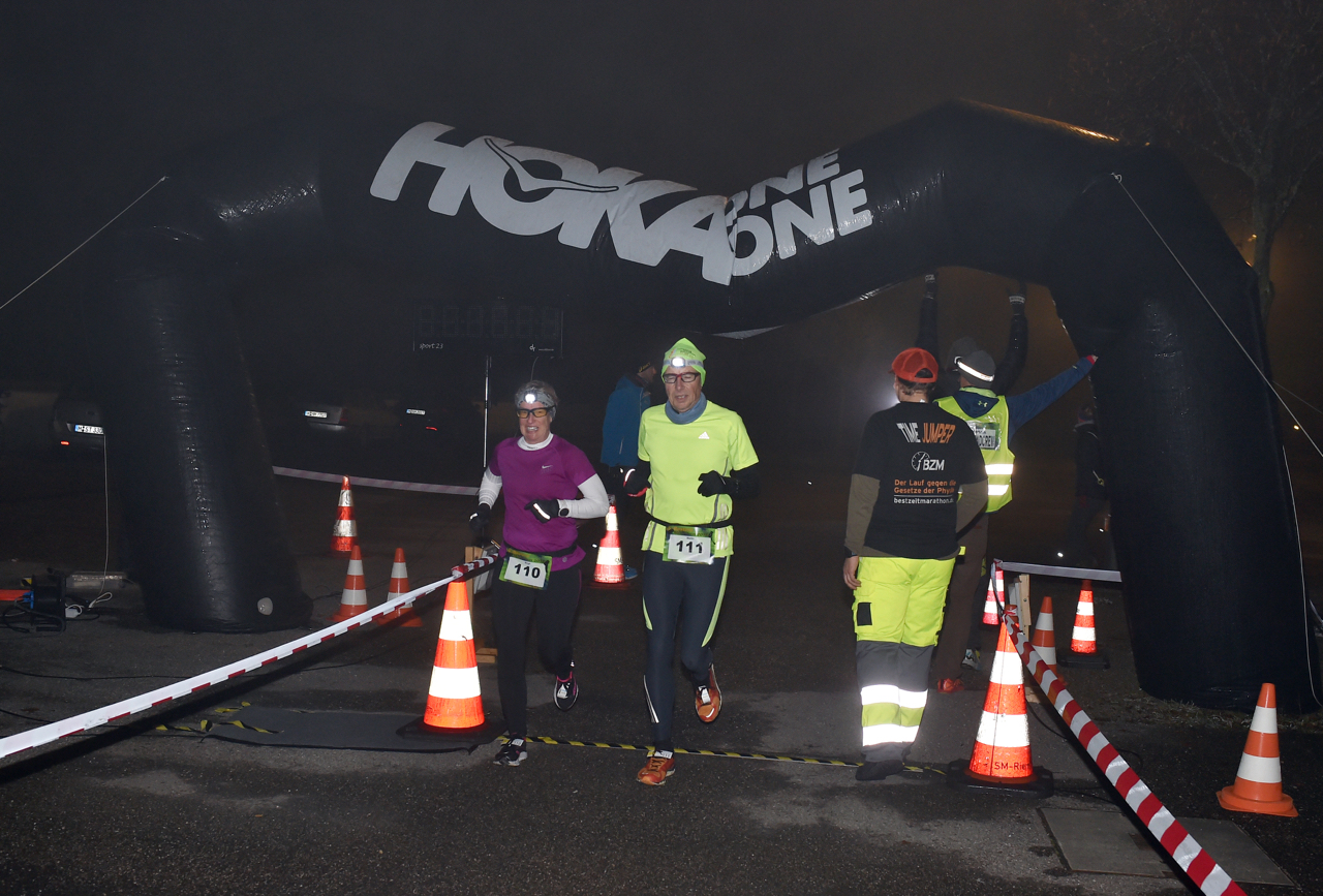 Bestzeitmarathon im Riemer Park bei München am 29.10.2016 Copyright Hannes Magerstaedt hannes@magerstaedt.de Tel.01728178700