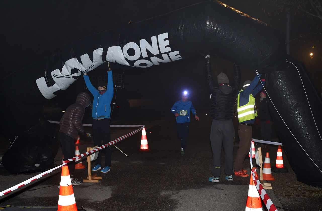 Bestzeitmarathon im Riemer Park bei München am 29.10.2016 Copyright Hannes Magerstaedt hannes@magerstaedt.de Tel.01728178700