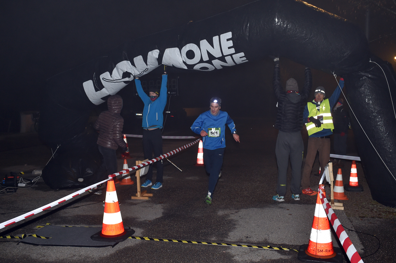 Bestzeitmarathon im Riemer Park bei München am 29.10.2016 Copyright Hannes Magerstaedt hannes@magerstaedt.de Tel.01728178700