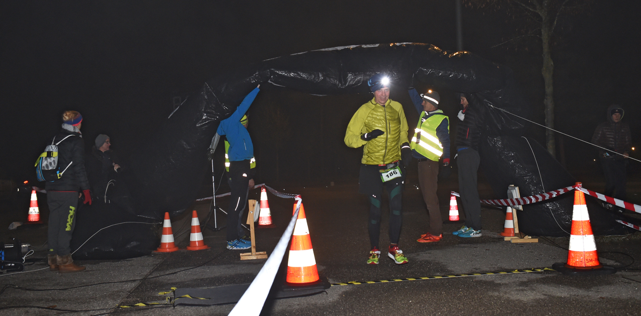 Bestzeitmarathon im Riemer Park bei München am 29.10.2016 Copyright Hannes Magerstaedt hannes@magerstaedt.de Tel.01728178700