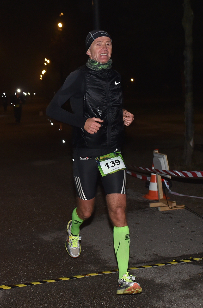 Bestzeitmarathon im Riemer Park bei München am 29.10.2016 Copyright Hannes Magerstaedt hannes@magerstaedt.de Tel.01728178700