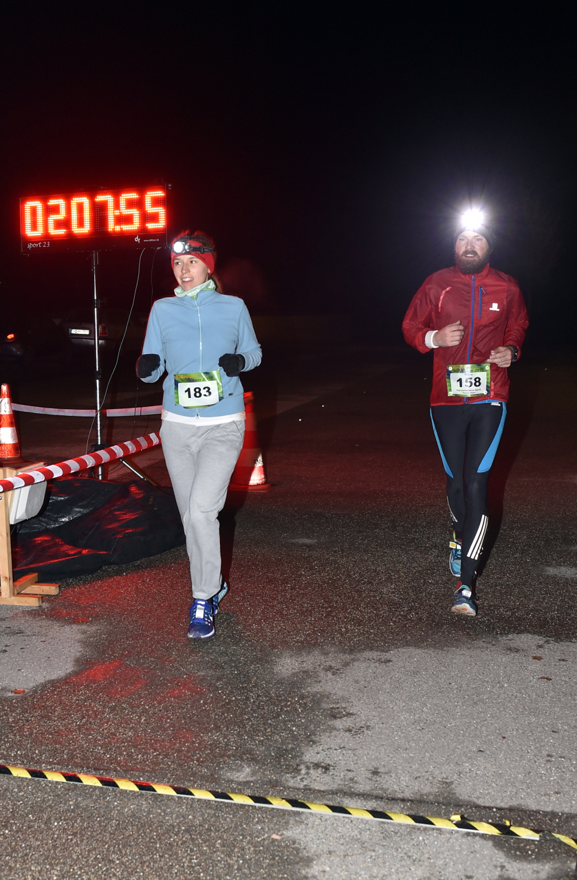 Bestzeitmarathon im Riemer Park bei München am 29.10.2016 Copyright Hannes Magerstaedt hannes@magerstaedt.de Tel.01728178700