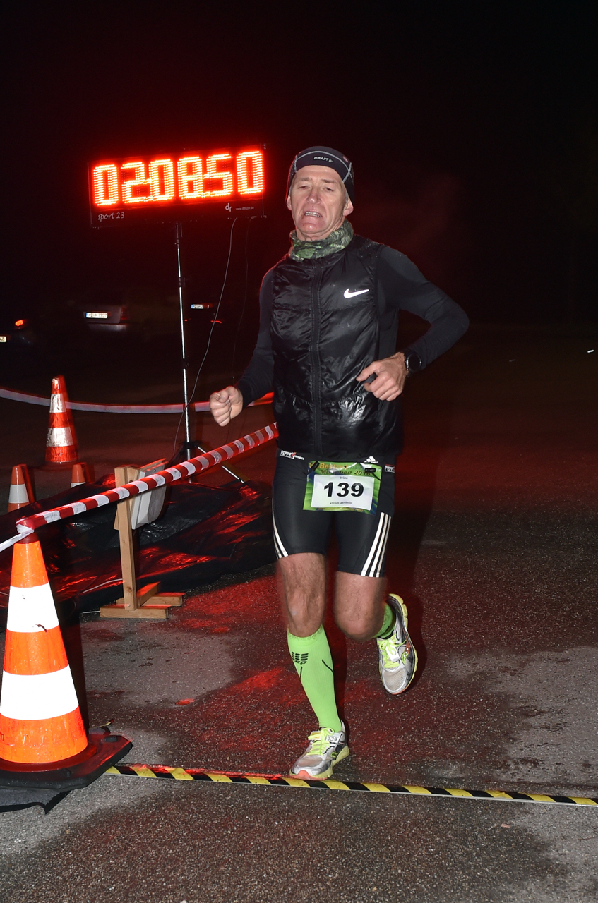 Bestzeitmarathon im Riemer Park bei München am 29.10.2016 Copyright Hannes Magerstaedt hannes@magerstaedt.de Tel.01728178700