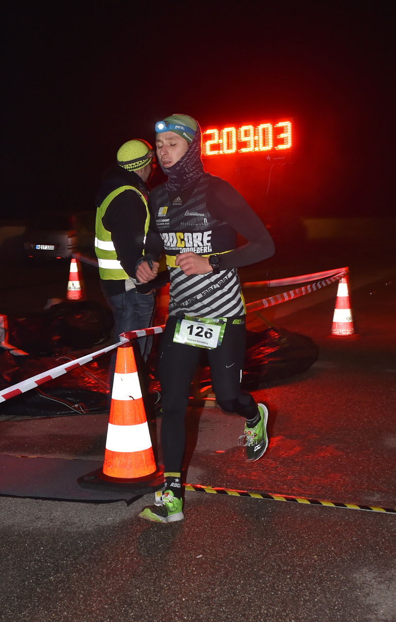 Bestzeitmarathon im Riemer Park bei München am 29.10.2016 Copyright Hannes Magerstaedt hannes@magerstaedt.de Tel.01728178700