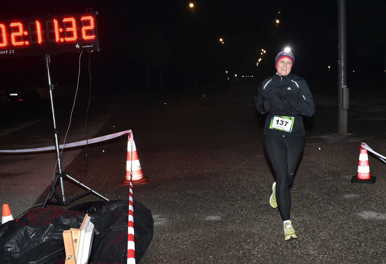 Bestzeitmarathon im Riemer Park bei München am 29.10.2016 Copyright Hannes Magerstaedt hannes@magerstaedt.de Tel.01728178700