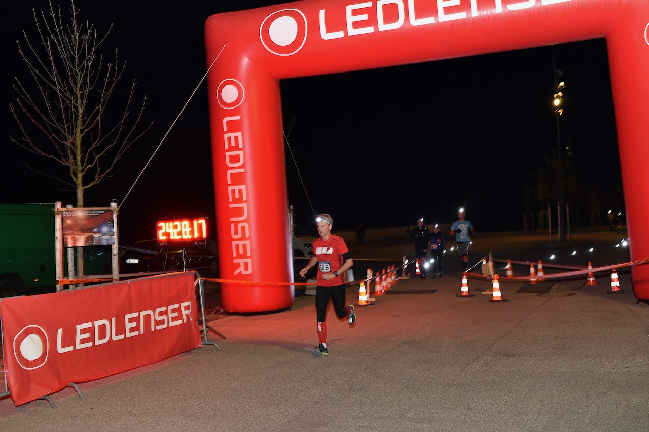 Bestzeitmarathon München - der Lauf gegen die Gesetze der Physik am 26.10.2019 in München-Riem. 
Fotocredit
Hannes Magerstaedt
hannes@magerstaedt.de
Tel.+49 (0) 1728178700