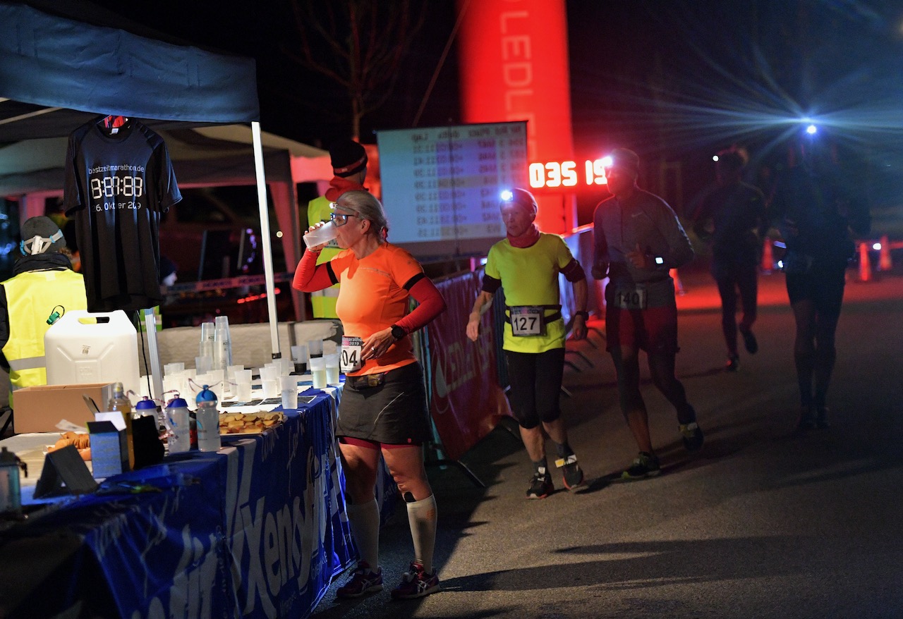 Bestzeitmarathon München - der Lauf gegen die Gesetze der Physik am 26.10.2019 in München-Riem. 
Fotocredit
Hannes Magerstaedt
hannes@magerstaedt.de
Tel.+49 (0) 1728178700