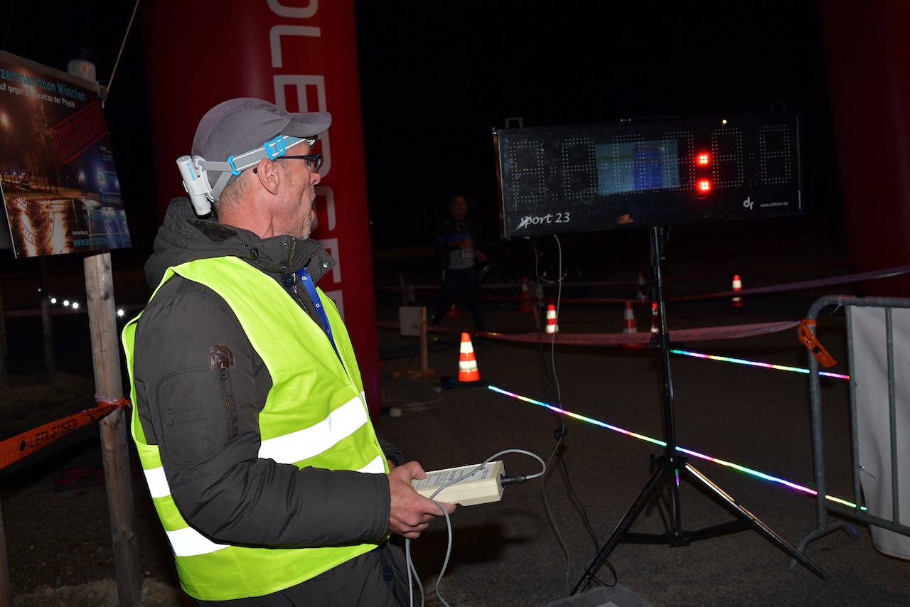 Bestzeitmarathon München - der Lauf gegen die Gesetze der Physik am 26.10.2019 in München-Riem. 
Fotocredit
Hannes Magerstaedt
hannes@magerstaedt.de
Tel.+49 (0) 1728178700