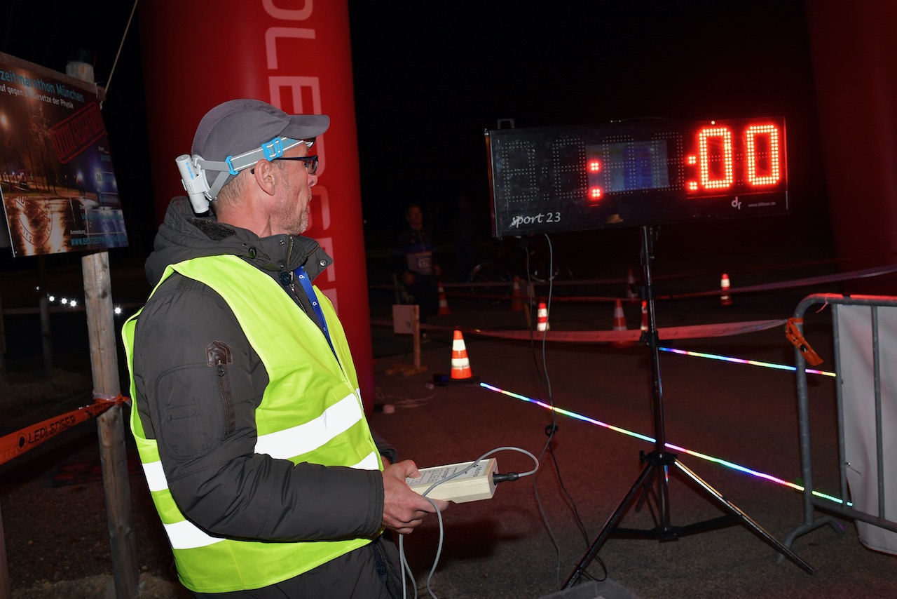 Bestzeitmarathon München - der Lauf gegen die Gesetze der Physik am 26.10.2019 in München-Riem. 
Fotocredit
Hannes Magerstaedt
hannes@magerstaedt.de
Tel.+49 (0) 1728178700