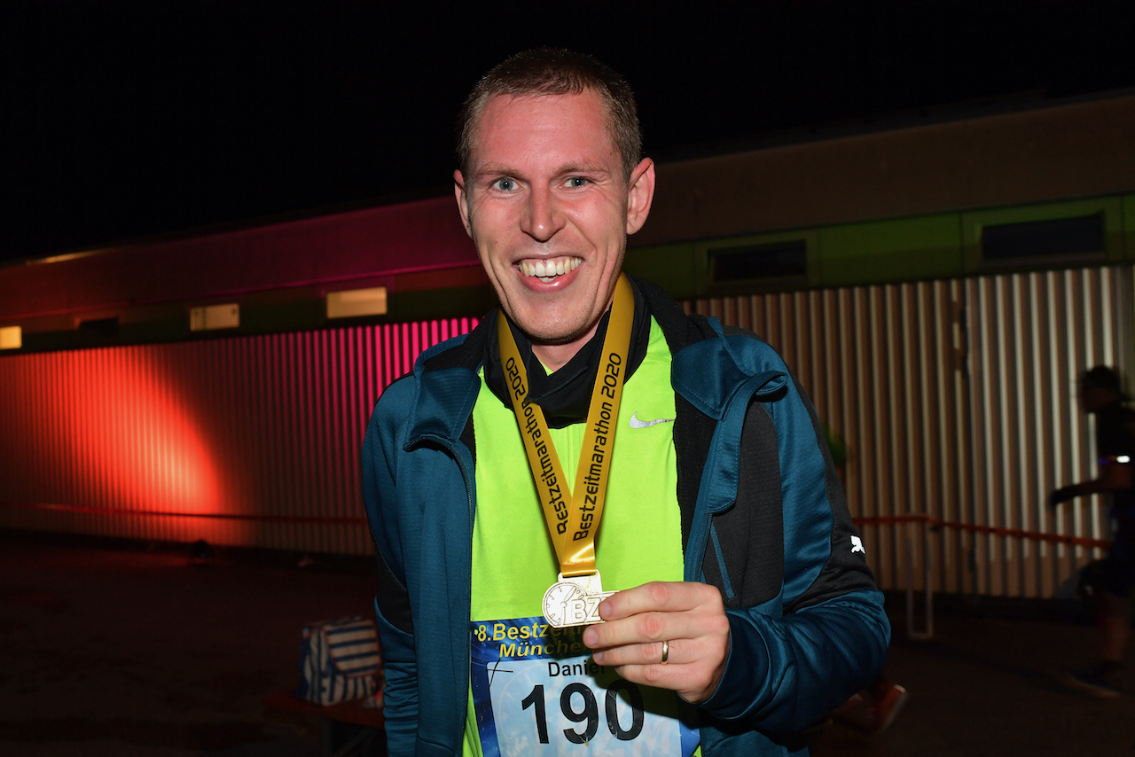 Bestzeitmarathon München - der Lauf gegen die Gesetze der Physik am 24.10.2020 in München-Riem.FotocreditHannes Magerstaedt