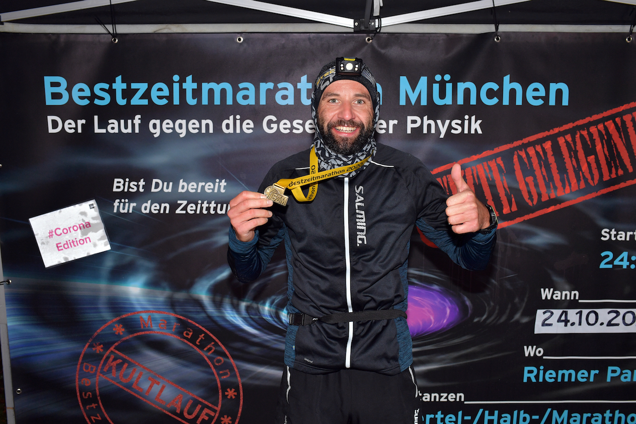 Bestzeitmarathon München - der Lauf gegen die Gesetze der Physik am 24.10.2020 in München-Riem.FotocreditHannes Magerstaedt