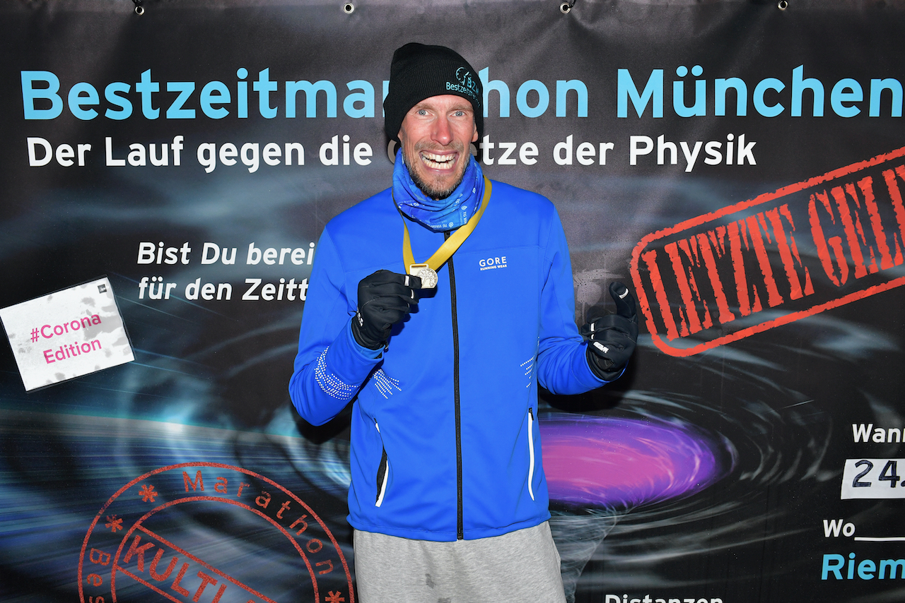 Bestzeitmarathon München - der Lauf gegen die Gesetze der Physik am 24.10.2020 in München-Riem.FotocreditHannes Magerstaedt