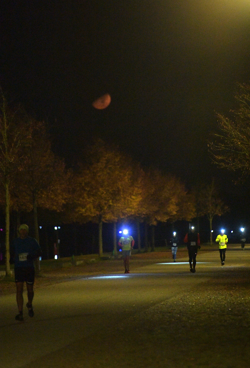 Bestzeitmarathon München - der Lauf gegen die Gesetze der Physik am 24.10.2020 in München-Riem.FotocreditHannes Magerstaedt