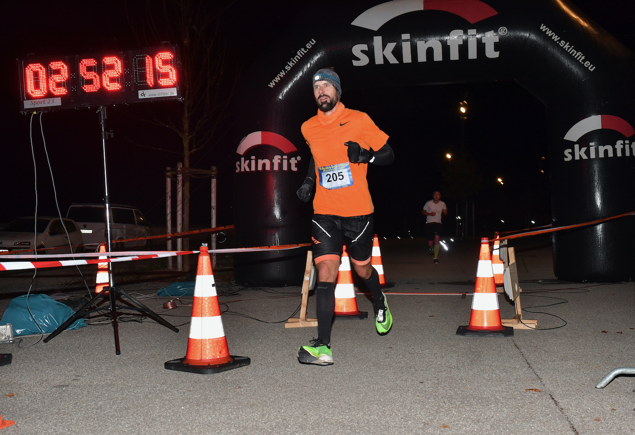 Bestzeitmarathon München - der Lauf gegen die Gesetze der Physik am 24.10.2020 in München-Riem.
Fotocredit
Hannes Magerstaedt