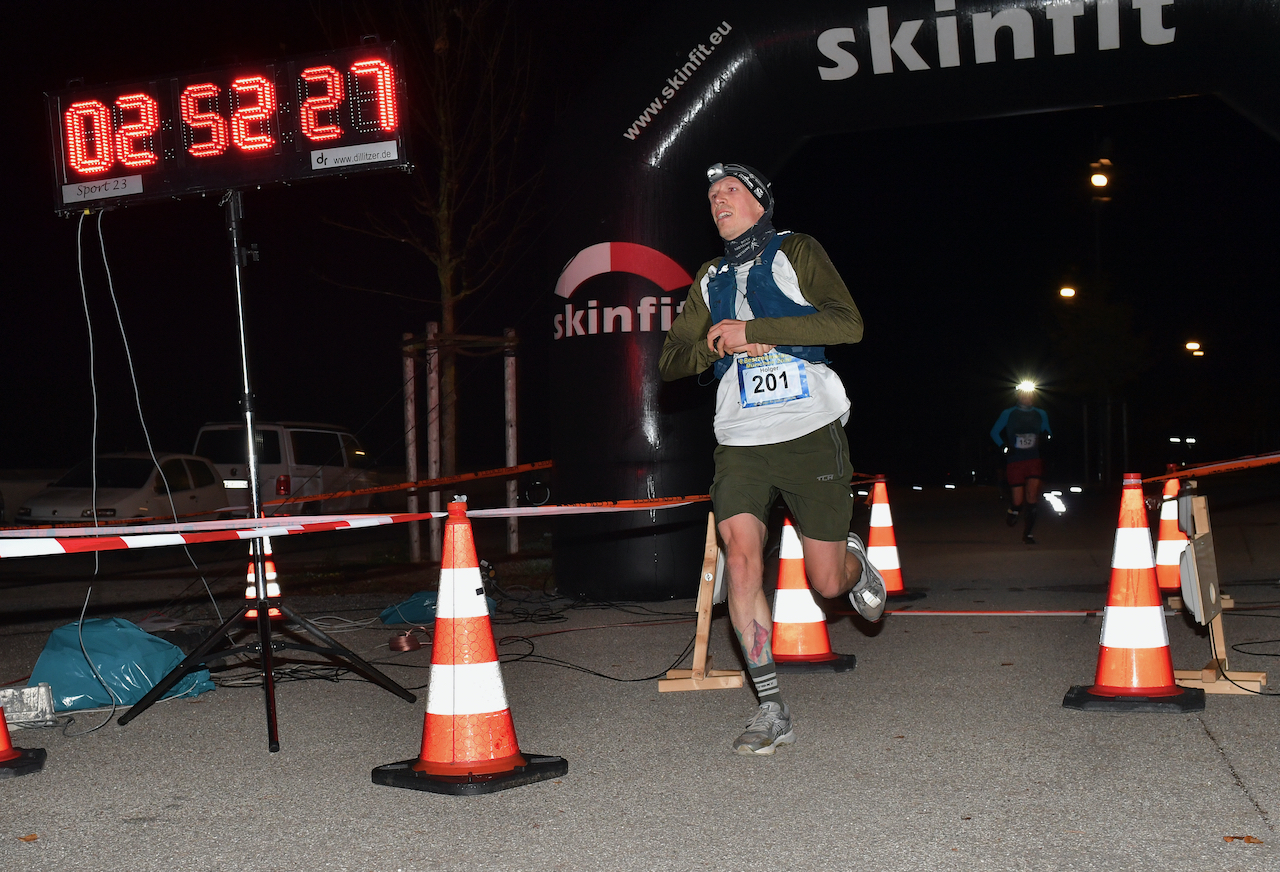 Bestzeitmarathon München - der Lauf gegen die Gesetze der Physik am 24.10.2020 in München-Riem.
Fotocredit
Hannes Magerstaedt