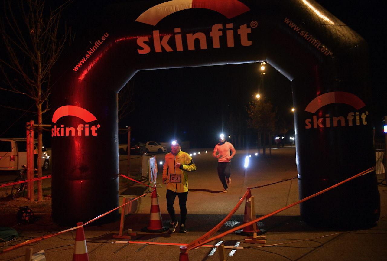 Bestzeitmarathon München - der Lauf gegen die Gesetze der Physik am 24.10.2020 in München-Riem.FotocreditHannes Magerstaedt