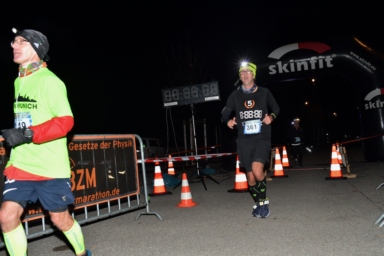 Bestzeitmarathon München - der Lauf gegen die Gesetze der Physik am 24.10.2020 in München-Riem.
Fotocredit
Hannes Magerstaedt