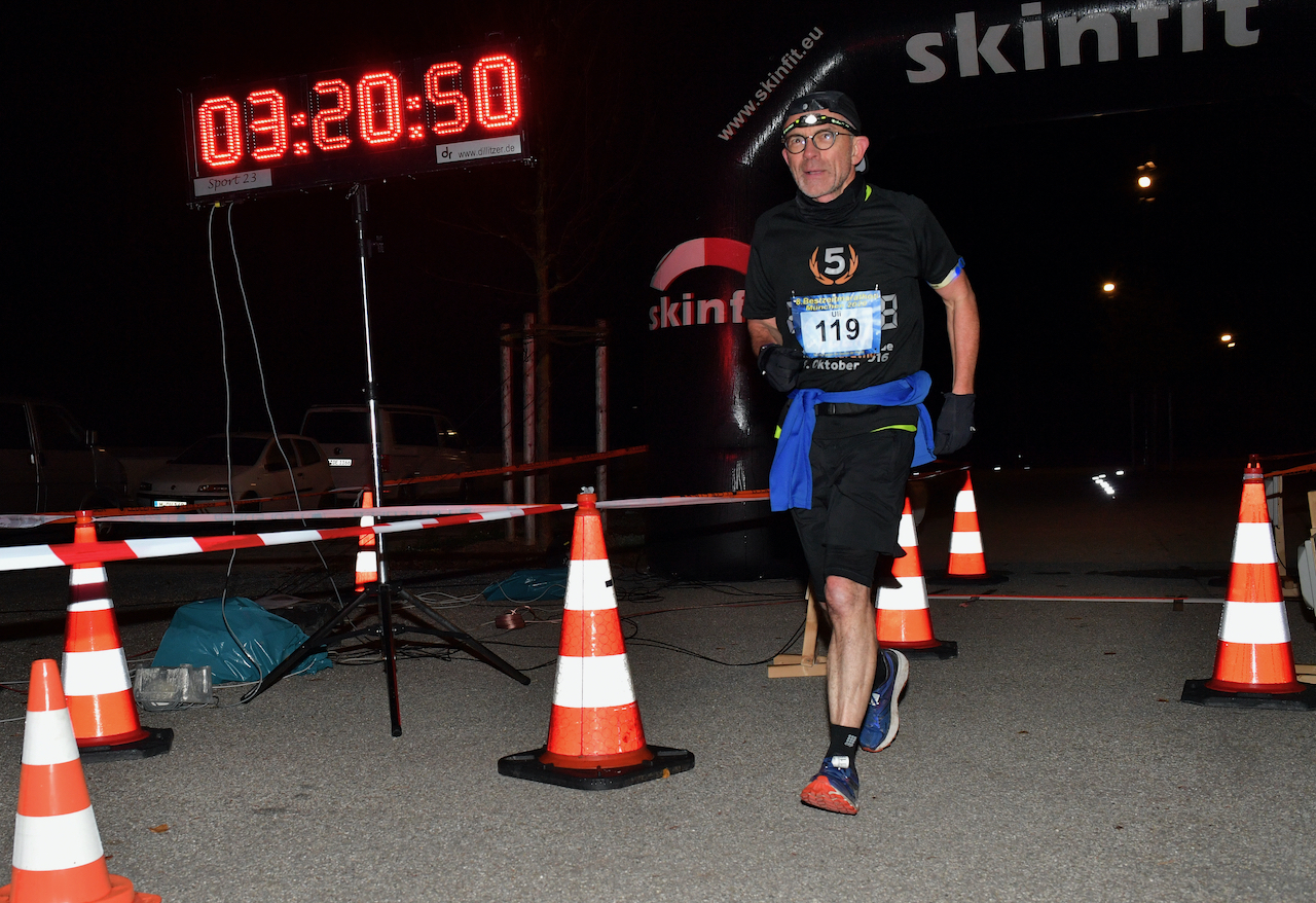 Bestzeitmarathon München - der Lauf gegen die Gesetze der Physik am 24.10.2020 in München-Riem.
Fotocredit
Hannes Magerstaedt