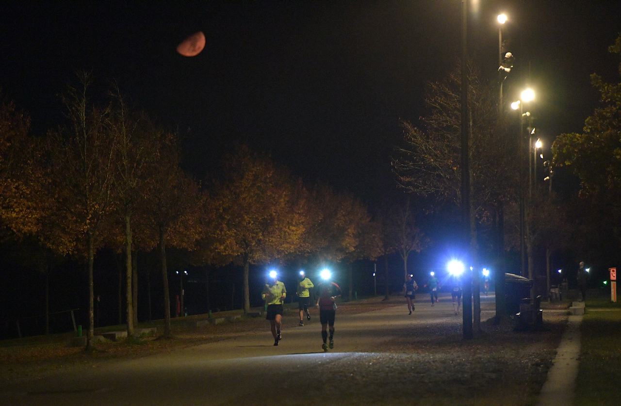 Bestzeitmarathon München - der Lauf gegen die Gesetze der Physik am 24.10.2020 in München-Riem.FotocreditHannes Magerstaedt