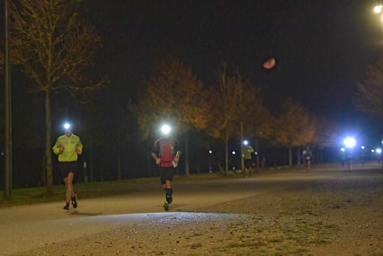 Bestzeitmarathon München - der Lauf gegen die Gesetze der Physik am 24.10.2020 in München-Riem.FotocreditHannes Magerstaedt