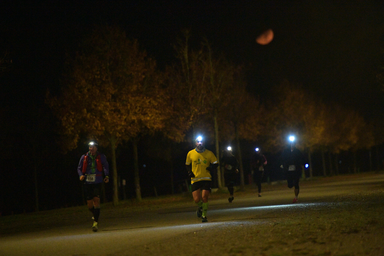 Bestzeitmarathon München - der Lauf gegen die Gesetze der Physik am 24.10.2020 in München-Riem.FotocreditHannes Magerstaedt