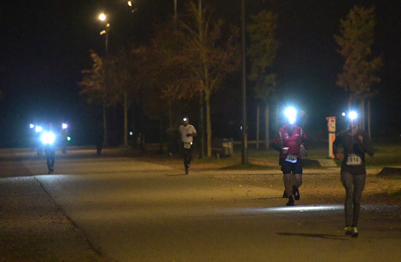 Bestzeitmarathon München - der Lauf gegen die Gesetze der Physik am 24.10.2020 in München-Riem.FotocreditHannes Magerstaedt