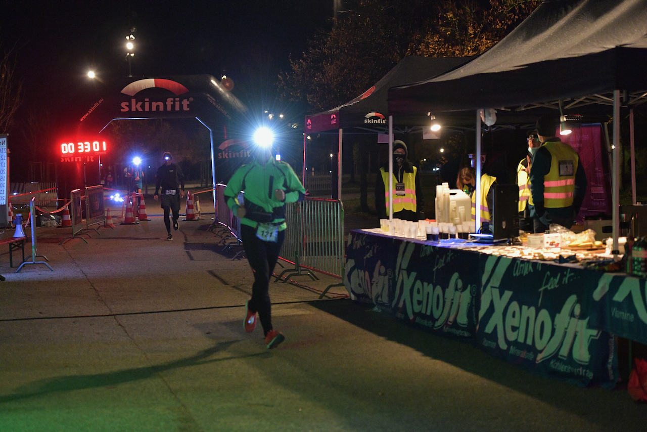 Bestzeitmarathon München - der Lauf gegen die Gesetze der Physik am 24.10.2020 in München-Riem.FotocreditHannes Magerstaedt