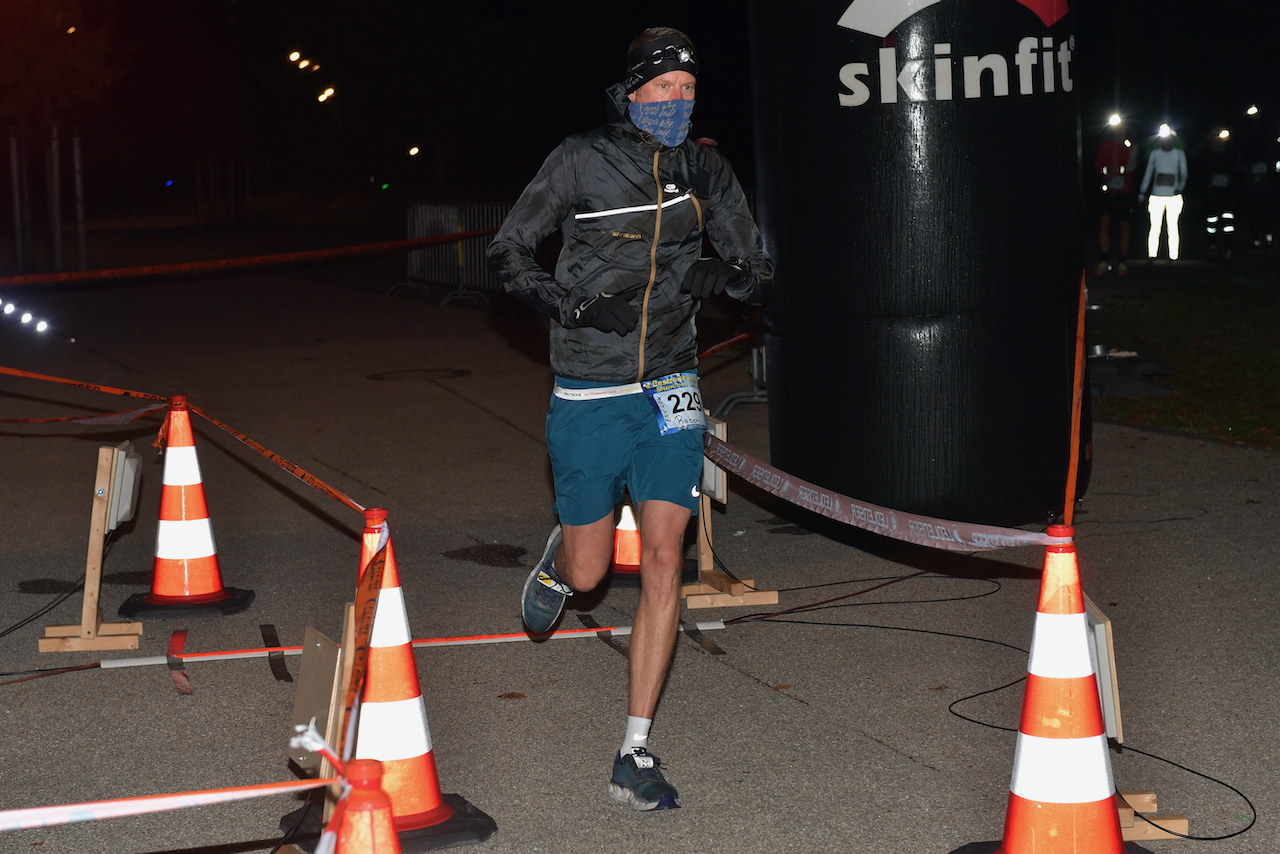 Bestzeitmarathon München - der Lauf gegen die Gesetze der Physik am 24.10.2020 in München-Riem.FotocreditHannes Magerstaedt