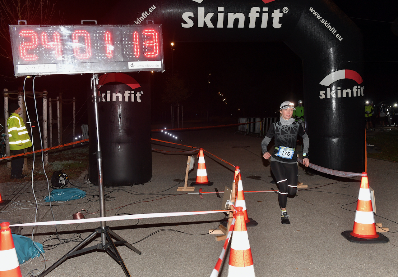 Bestzeitmarathon München - der Lauf gegen die Gesetze der Physik am 24.10.2020 in München-Riem.FotocreditHannes Magerstaedt