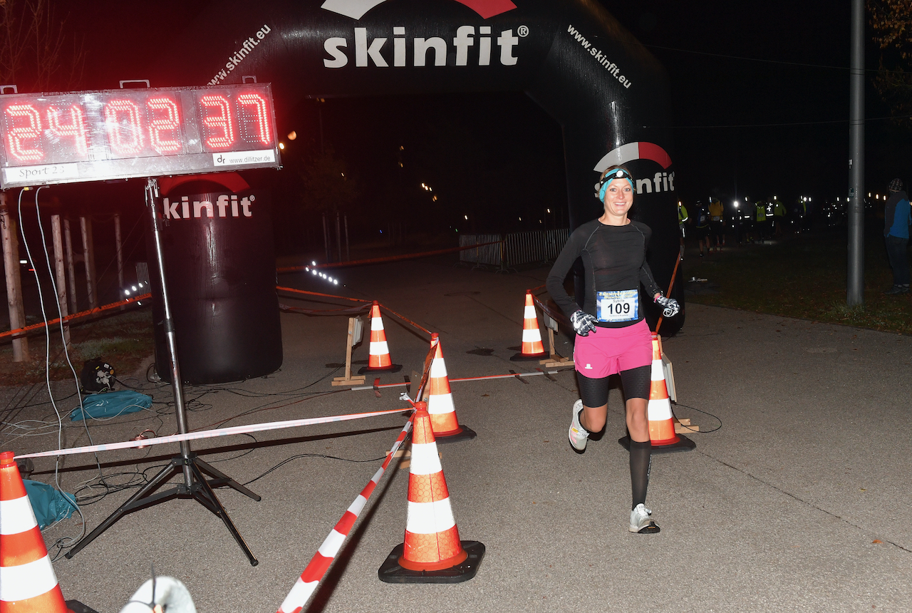 Bestzeitmarathon München - der Lauf gegen die Gesetze der Physik am 24.10.2020 in München-Riem.FotocreditHannes Magerstaedt