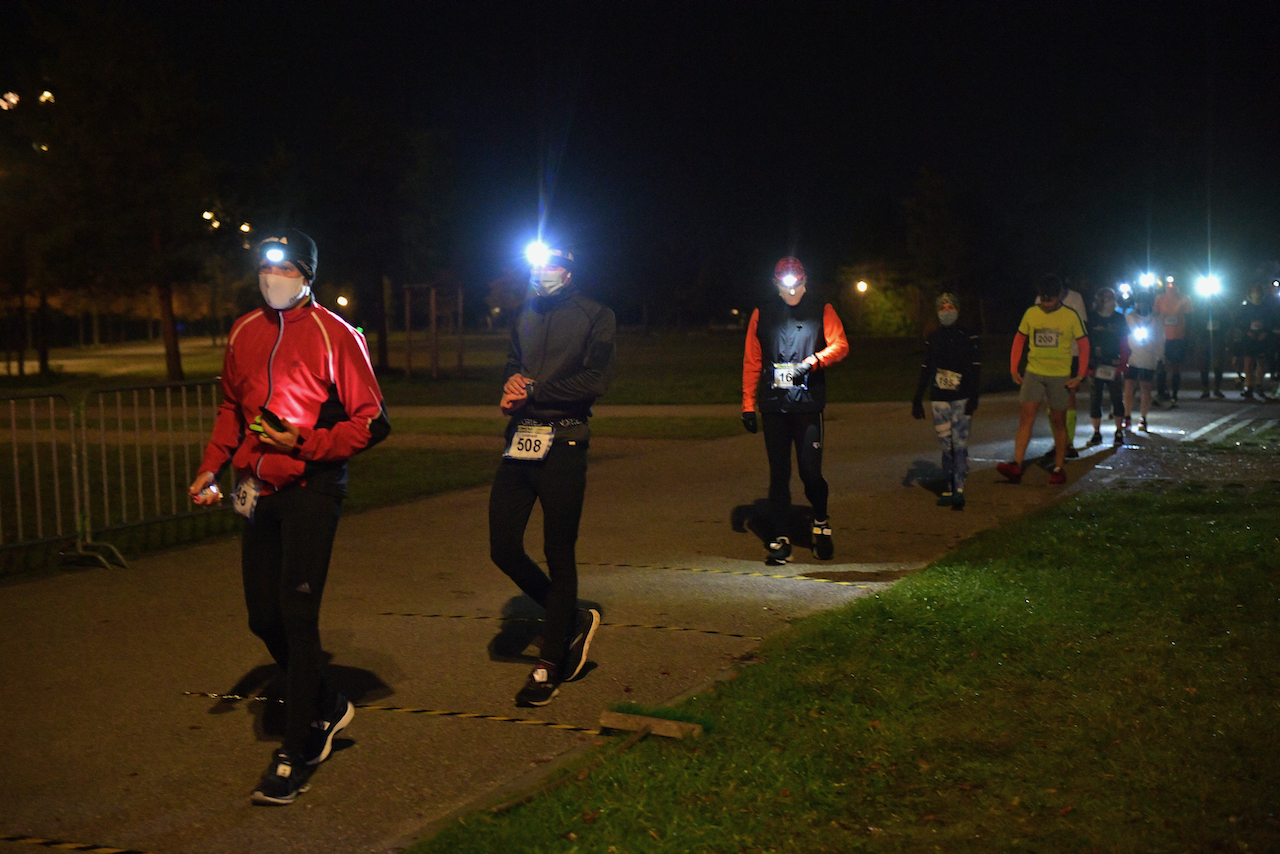 Bestzeitmarathon München - der Lauf gegen die Gesetze der Physik am 24.10.2020 in München-Riem.FotocreditHannes Magerstaedt