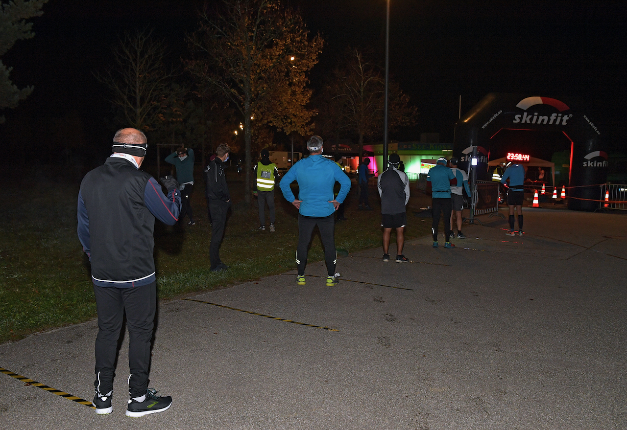 Bestzeitmarathon München - der Lauf gegen die Gesetze der Physik am 24.10.2020 in München-Riem.FotocreditHannes Magerstaedt