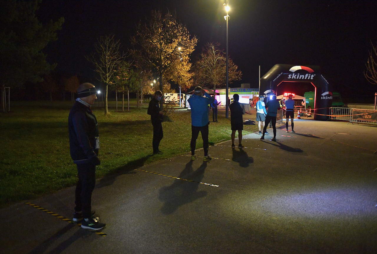 Bestzeitmarathon München - der Lauf gegen die Gesetze der Physik am 24.10.2020 in München-Riem.FotocreditHannes Magerstaedt