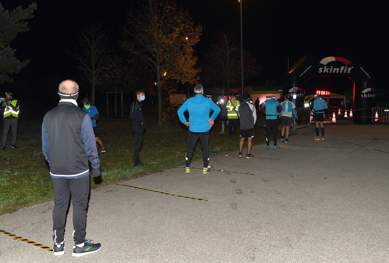 Bestzeitmarathon München - der Lauf gegen die Gesetze der Physik am 24.10.2020 in München-Riem.FotocreditHannes Magerstaedt