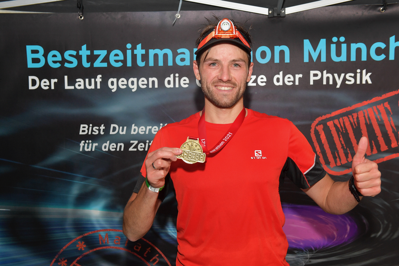 Bestzeitmarathon München - der Lauf gegen die Gesetze der Physik am 30.10.2021 in München Riem.FotografHannes Magerstaedthannes@magerstaedt.deTel. +491728178700