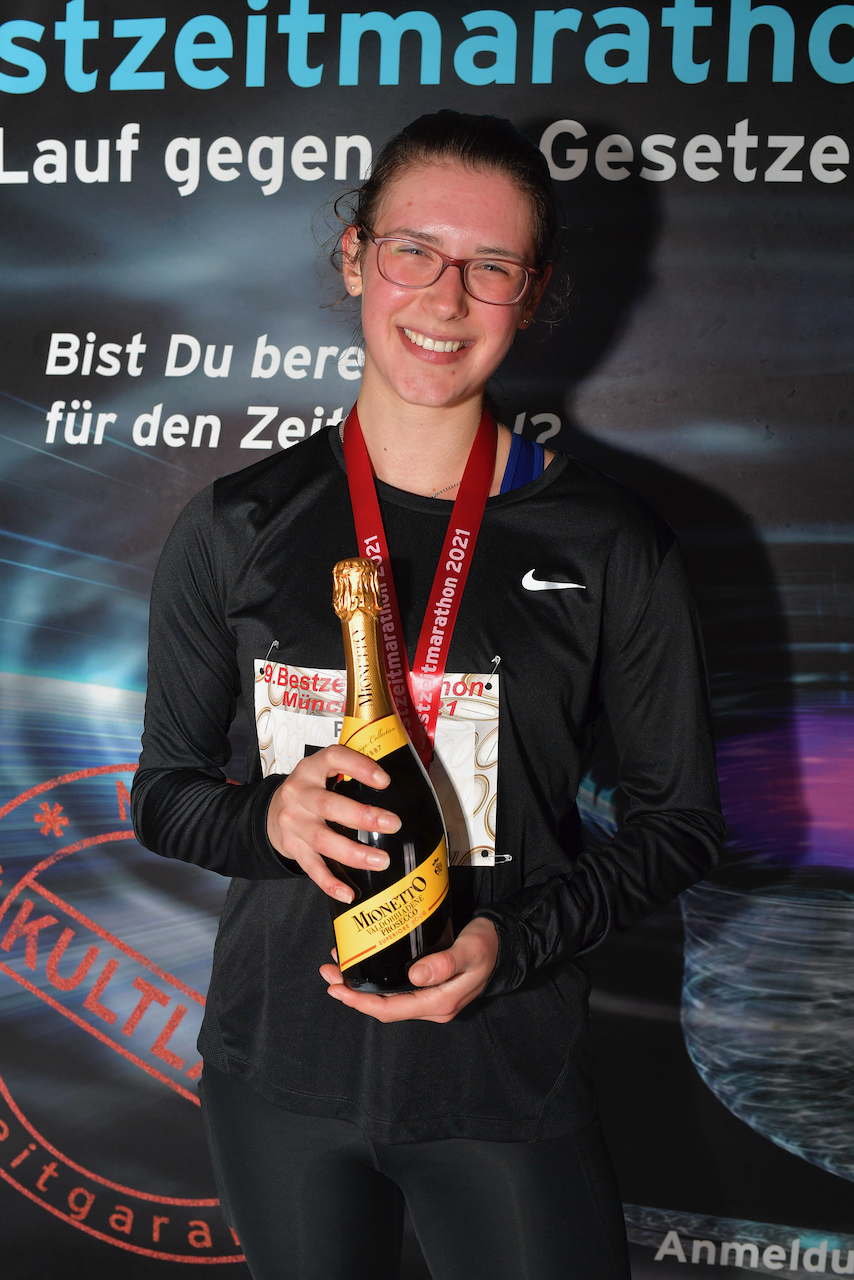 Bestzeitmarathon München - der Lauf gegen die Gesetze der Physik am 30.10.2021 in München Riem.FotografHannes Magerstaedthannes@magerstaedt.deTel. +491728178700