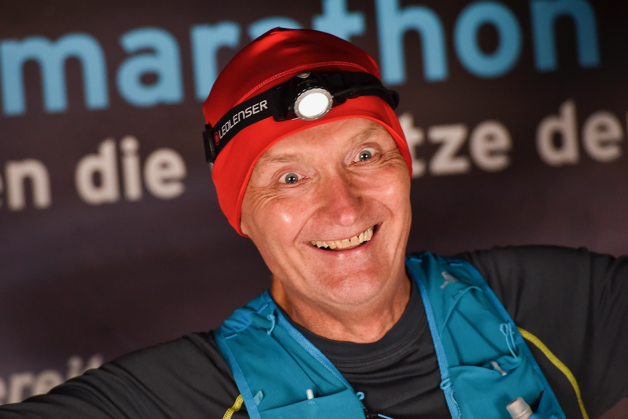 Bestzeitmarathon München - der Lauf gegen die Gesetze der Physik am 30.10.2021 in München Riem.
Fotograf
Hannes Magerstaedt
hannes@magerstaedt.de
Tel. +491728178700