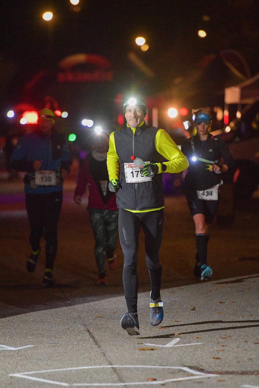 Bestzeitmarathon München - der Lauf gegen die Gesetze der Physik am 30.10.2021 in München Riem.
Fotograf
Hannes Magerstaedt
hannes@magerstaedt.de
Tel. +491728178700