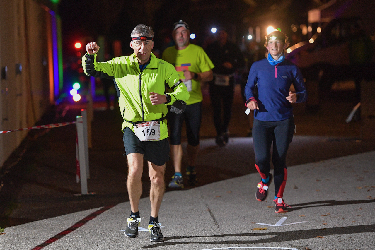 Bestzeitmarathon München - der Lauf gegen die Gesetze der Physik am 30.10.2021 in München Riem.
Fotograf
Hannes Magerstaedt
hannes@magerstaedt.de
Tel. +491728178700