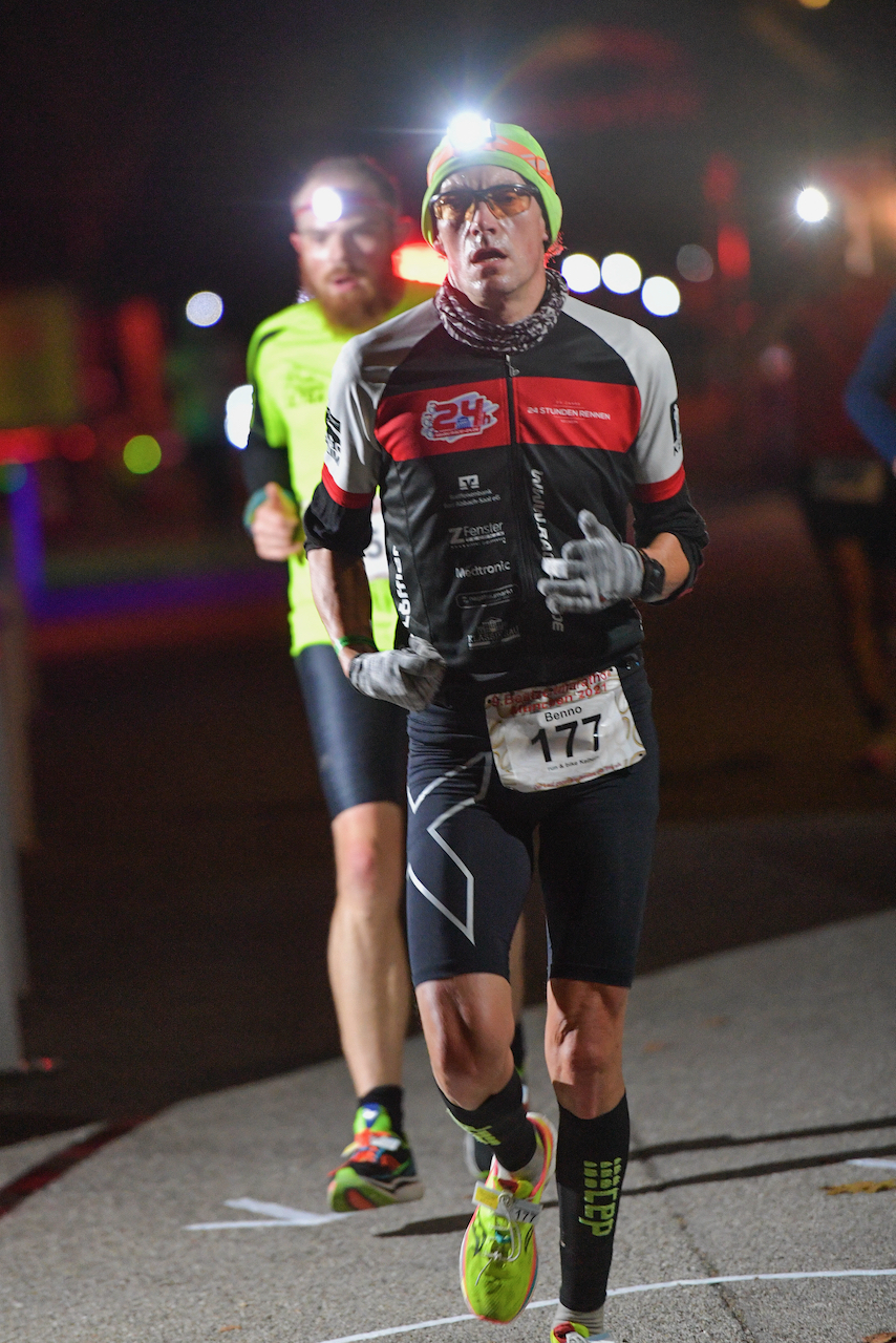 Bestzeitmarathon München - der Lauf gegen die Gesetze der Physik am 30.10.2021 in München Riem.
Fotograf
Hannes Magerstaedt
hannes@magerstaedt.de
Tel. +491728178700