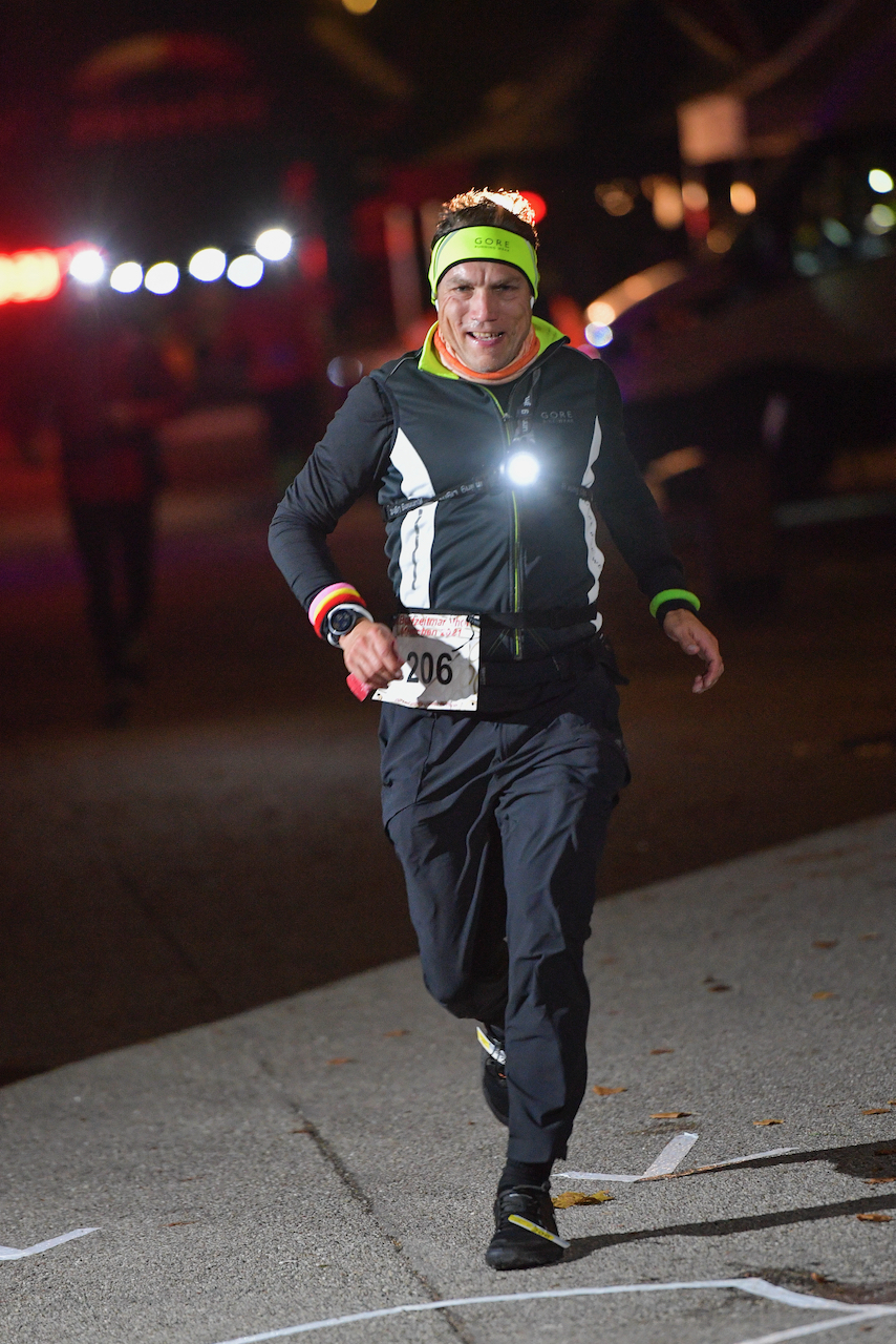 Bestzeitmarathon München - der Lauf gegen die Gesetze der Physik am 30.10.2021 in München Riem.
Fotograf
Hannes Magerstaedt
hannes@magerstaedt.de
Tel. +491728178700