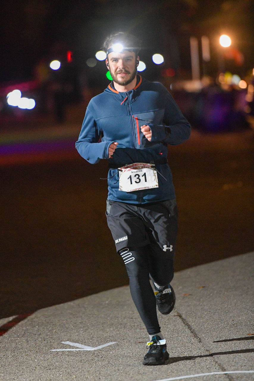 Bestzeitmarathon München - der Lauf gegen die Gesetze der Physik am 30.10.2021 in München Riem.
Fotograf
Hannes Magerstaedt
hannes@magerstaedt.de
Tel. +491728178700