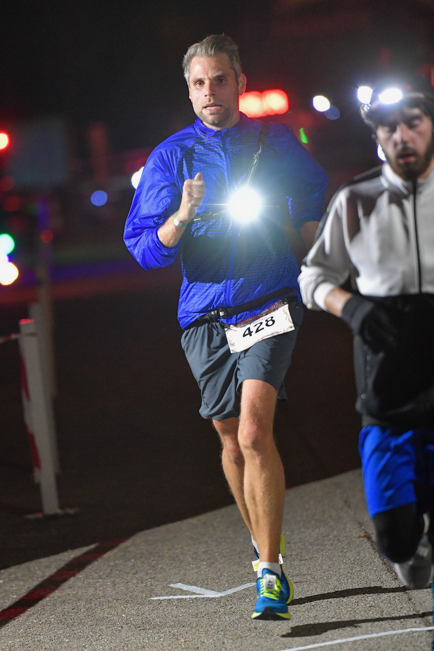 Bestzeitmarathon München - der Lauf gegen die Gesetze der Physik am 30.10.2021 in München Riem.
Fotograf
Hannes Magerstaedt
hannes@magerstaedt.de
Tel. +491728178700