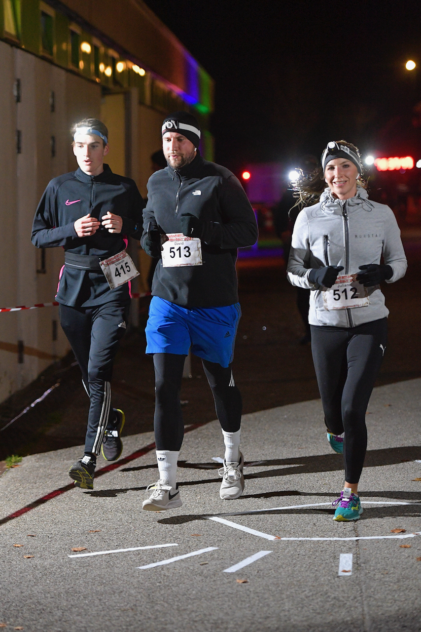 Bestzeitmarathon München - der Lauf gegen die Gesetze der Physik am 30.10.2021 in München Riem.
Fotograf
Hannes Magerstaedt
hannes@magerstaedt.de
Tel. +491728178700